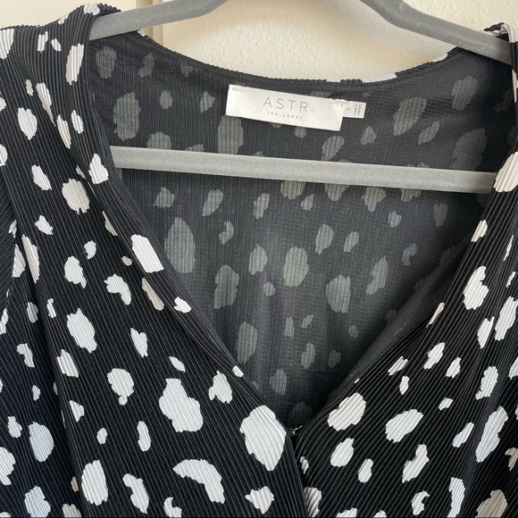 ASTR The Label — Spotted Top - Picture 3 of 3